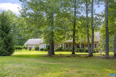 240 Meghans Ln, Zion Crossroads, VA 22942