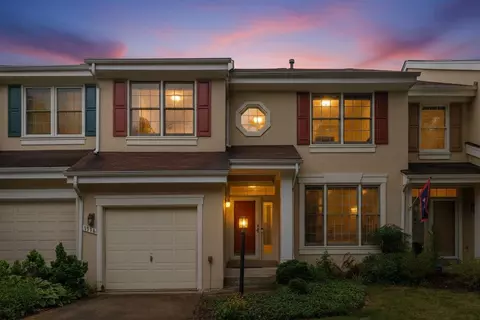 1316 Park Garden Ln, Reston, VA 20194