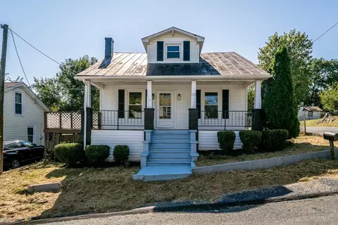 1112 Butler St, Staunton, VA 24401