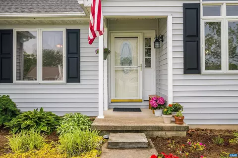 12 Springer Rd, Stuarts Draft, VA 24477 photo 5