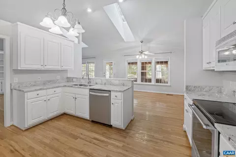 Kitchen - 8 Sand Trap Ter, Palmyra, VA 22963 photo 1 of 6