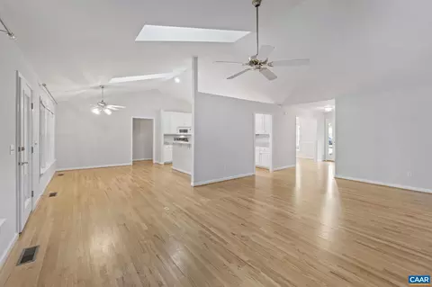 Living - 8 Sand Trap Ter, Palmyra, VA 22963 photo 4 of 6