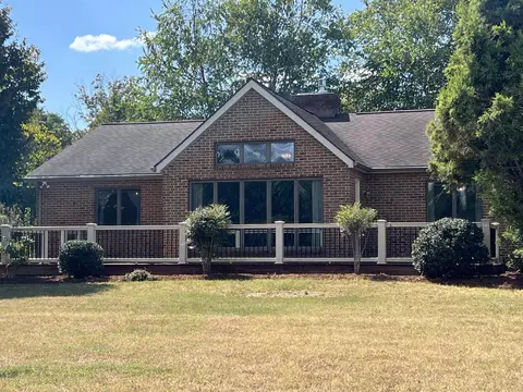 16 Cranberry Dr, Stuarts Draft, VA 24477