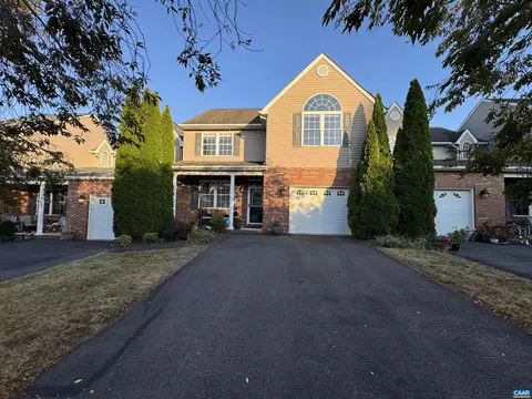 20 E Park View Dr E, Staunton, VA 24401