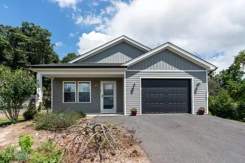 307 Kaolin Spring Ln, Greenville, VA 24440