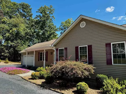 81 Roscoe Ln, Mount Sidney, VA 24467 photo 4