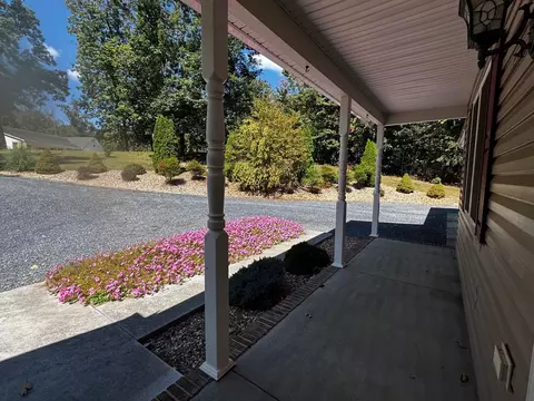 81 Roscoe Ln, Mount Sidney, VA 24467 photo 5