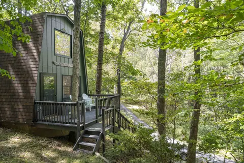 21 Creekwood Ln, Lyndhurst, VA 22952