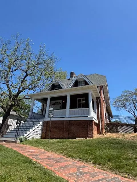 201 N Market St N, Staunton, VA 24401