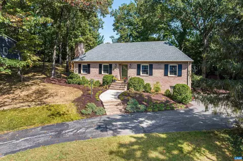 31 Oak Ln, Staunton, VA 24401