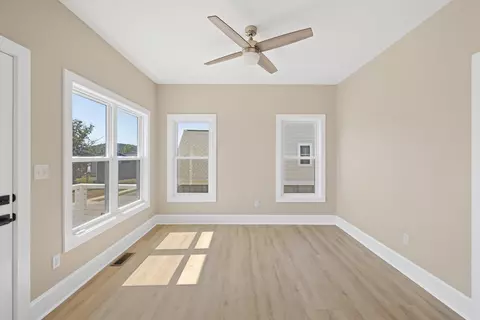 Living - 43 Mcilwee Ln, Staunton, VA 24401 photo 8 of 9