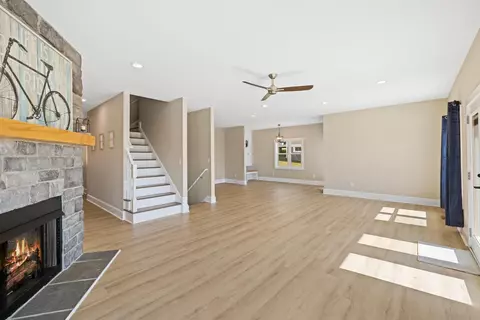 Living - 43 Mcilwee Ln, Staunton, VA 24401 photo 6 of 9