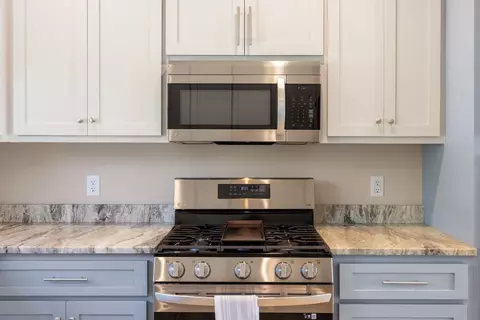 Kitchen - 43 Mcilwee Ln, Staunton, VA 24401 photo 5 of 9