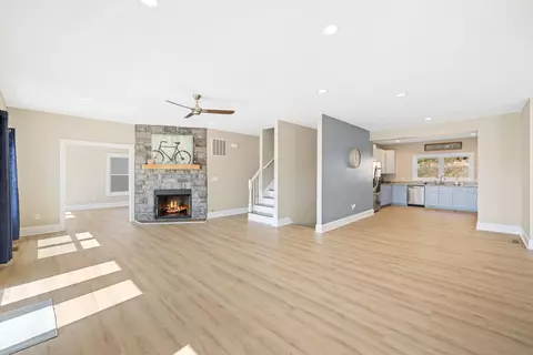 Living - 43 Mcilwee Ln, Staunton, VA 24401 photo 1 of 9