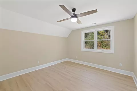 Bedroom - 43 Mcilwee Ln, Staunton, VA 24401 photo 4 of 6