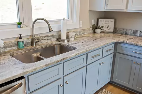 Kitchen - 43 Mcilwee Ln, Staunton, VA 24401 photo 3 of 9