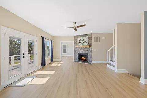 Living - 43 Mcilwee Ln, Staunton, VA 24401 photo 3 of 9