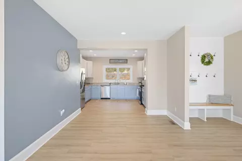 Entry Way - 43 Mcilwee Ln, Staunton, VA 24401 photo 2 of 5