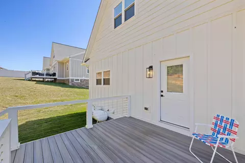 Exterior - 43 Mcilwee Ln, Staunton, VA 24401 photo 7 of 18