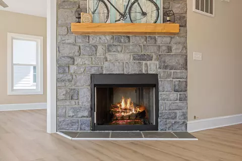 Living - 43 Mcilwee Ln, Staunton, VA 24401 photo 5 of 9