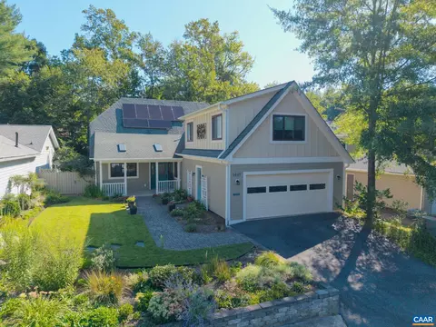 1467 Monterey Dr, Charlottesville, VA 22901