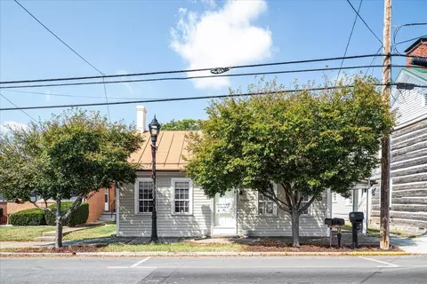9299 N Congress St N, New Market, VA 22844