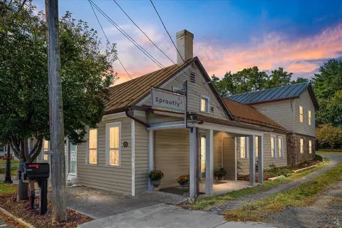 9299 N Congress St N, New Market, VA 22844