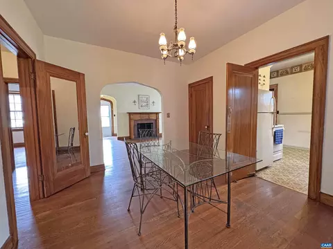 Dining - 304 Crompton Rd, Waynesboro, VA 22980 photo 1 of 1