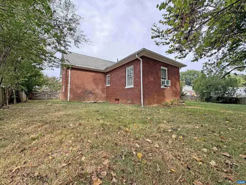 Exterior - 304 Crompton Rd, Waynesboro, VA 22980 photo 6 of 7