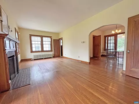 Living - 304 Crompton Rd, Waynesboro, VA 22980 photo 1 of 2