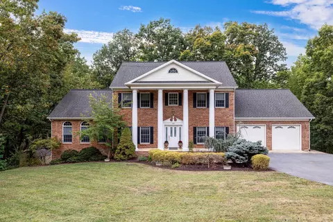 2205 Pearl Ln, Harrisonburg, VA 22801