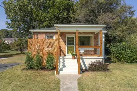 328 Elm St, Staunton, VA 24401