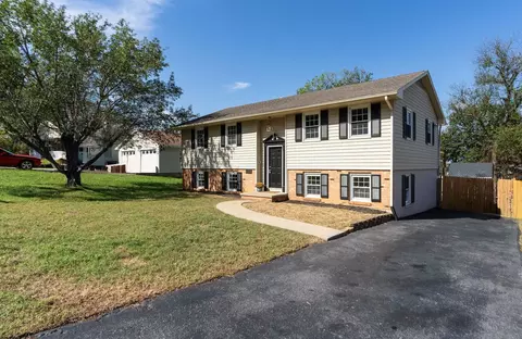 423 Woodland Cir, Waynesboro, VA 22980