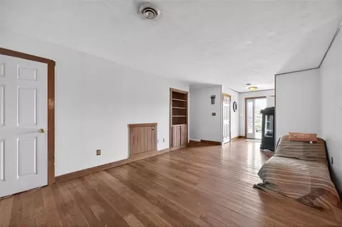 Living - 84 Overlook Ave, Mount Sidney, VA 24467 photo 2 of 2