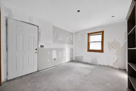 Bedroom - 84 Overlook Ave, Mount Sidney, VA 24467 photo 4 of 4