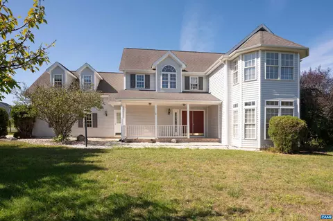 48 Lillian Dr, Fishersville, VA 22939