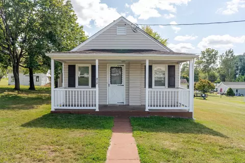 317 W Spring Ave W, Elkton, VA 22827