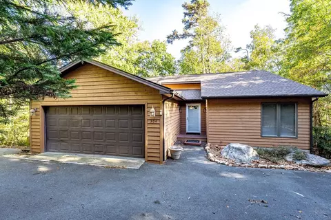 304 Turkey Dr, Mcgaheysville, VA 22840