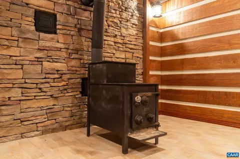 Entry Way - 884 Pleasant Gap Dr, Dry Fork, VA 24549 photo 4 of 4
