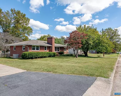 1837 S Talbott Pl, Waynesboro, VA 22980