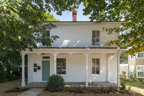 1215 Walnut St, Staunton, VA 24401