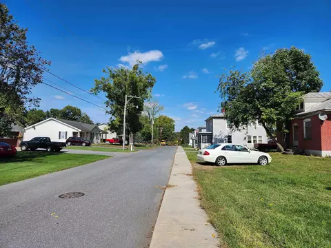 Exterior - 285 Park Ave, Broadway, VA 22815 photo 24 of 27