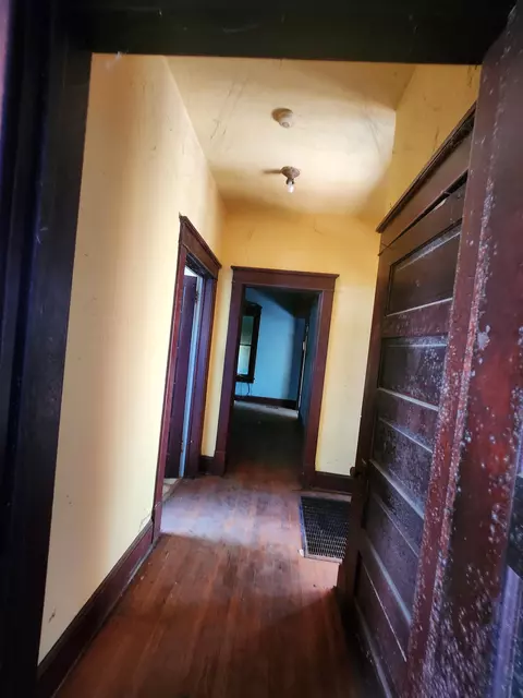 Entry Way - 285 Park Ave, Broadway, VA 22815 photo 1 of 6