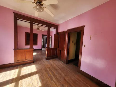 Living - 285 Park Ave, Broadway, VA 22815 photo 3 of 3