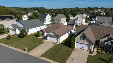 View/Area - 1073 Pendleton Dr, Waynesboro, VA 22980 photo 3 of 11