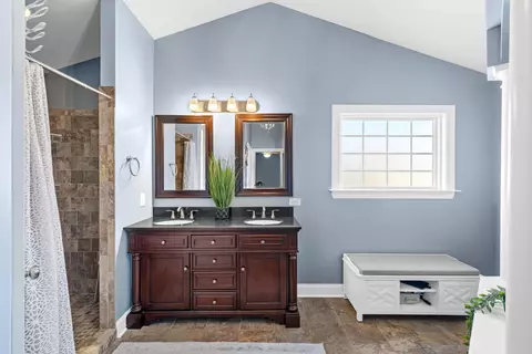 Bath - 1073 Pendleton Dr, Waynesboro, VA 22980 photo 1 of 8