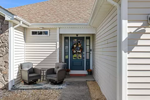 Exterior - 1073 Pendleton Dr, Waynesboro, VA 22980 photo 4 of 11