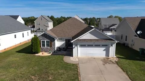 View/Area - 1073 Pendleton Dr, Waynesboro, VA 22980 photo 2 of 11