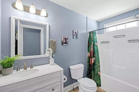 Bath - 1073 Pendleton Dr, Waynesboro, VA 22980 photo 7 of 8