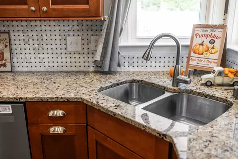 Kitchen - 1073 Pendleton Dr, Waynesboro, VA 22980 photo 4 of 8